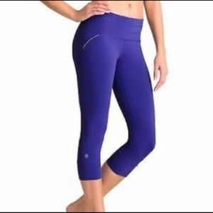 Athleta purple cropped capri leggings medium